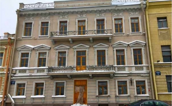 Progetto di riconversione di palazzi storici in albergo 4 o 5 stelle (ca.180 camere)