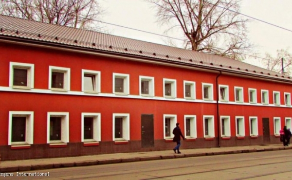 Edificio accostato di 627 mq in affitto/vendita in zona Serpukhovskaya