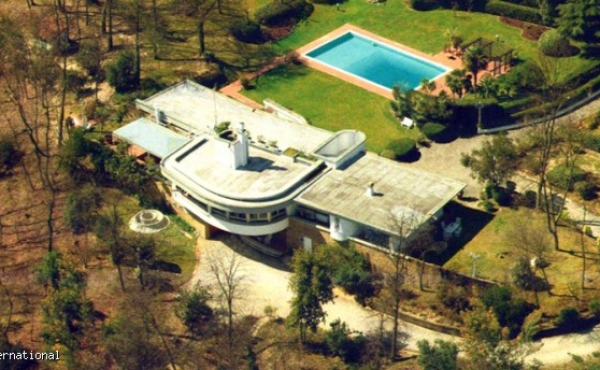Villa con ampio parco e con piscina in vendita a 50 km da Firenze
