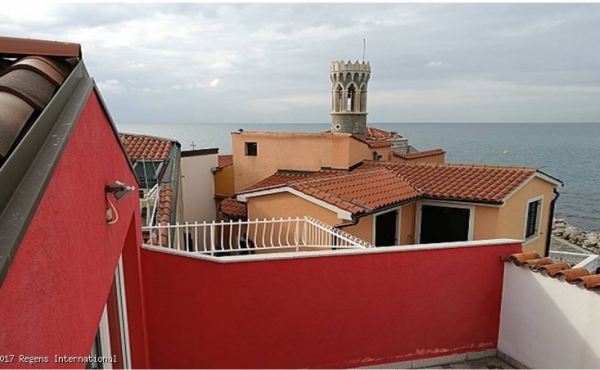 Penthouse with breath-taking views in Piran