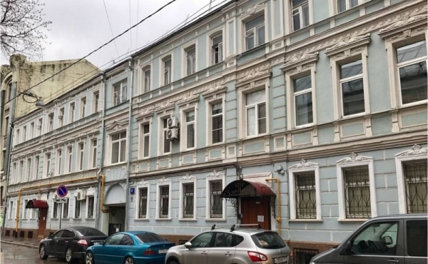 Appartamenti al grezzo in palazzetto storico in Chistye Prudy
