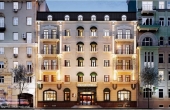 Boutique hotel for sale near Patriarch's ponds