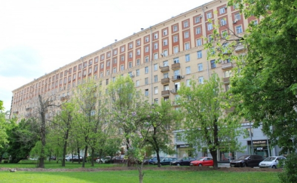 Bilocale di 54 m2 vicinanze hotel Ukraina