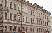 Trilocale in vendita in palazzo storico nel cuore di San Pietroburgo