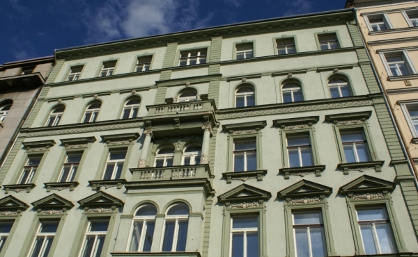 Residences and retail premises for sale in historic building in Prague 2