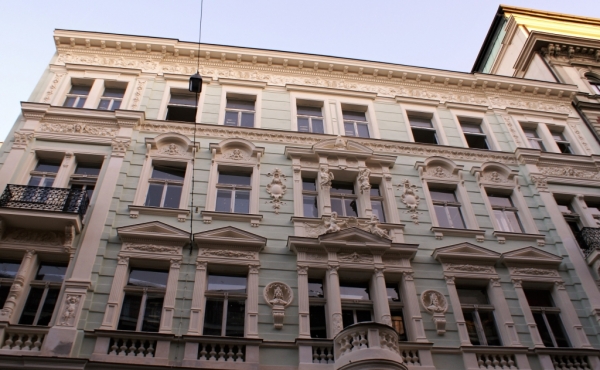Appartamenti di pregio in palazzo di inizio Novecento restaurato in Praga 1
