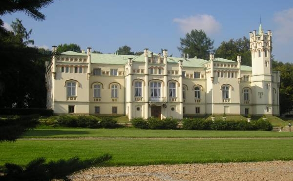 Бутик-отель в замке в неоготическом стиле в 30 минутах езды от Кракова
