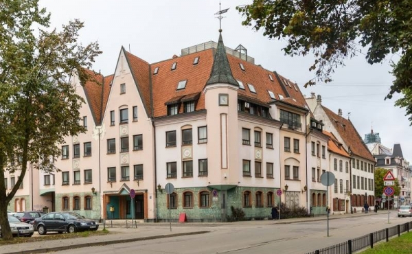 Semi-detached building for rent or sale in the center of Riga