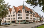 Edificio terra-cielo in affitto o vendita nel centro di Riga