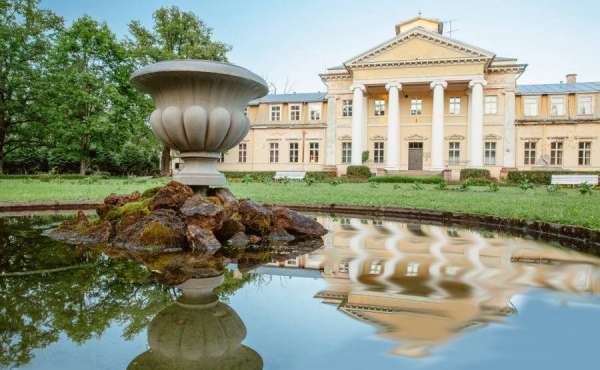Historic estate for sale 1 hour drive from Riga