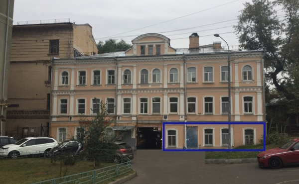 Spazio di 120 m2 in affitto per showroom in zona Kurskaya