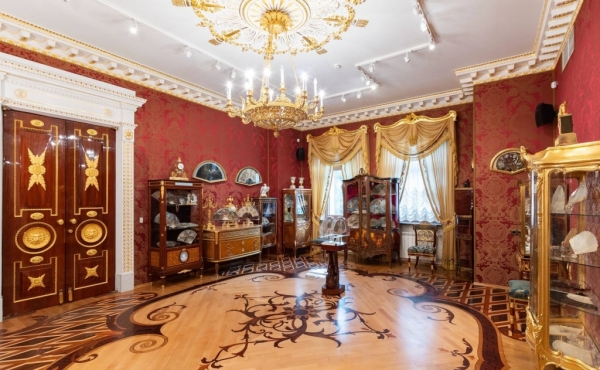 Elegante showroom in affitto nel quartiere Petrogradsky