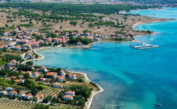 Seafront hotel for rent/sale in northern Dalmatia