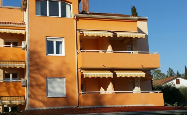 Ampio appartamento vista mare in vendita a Karigador, Istria